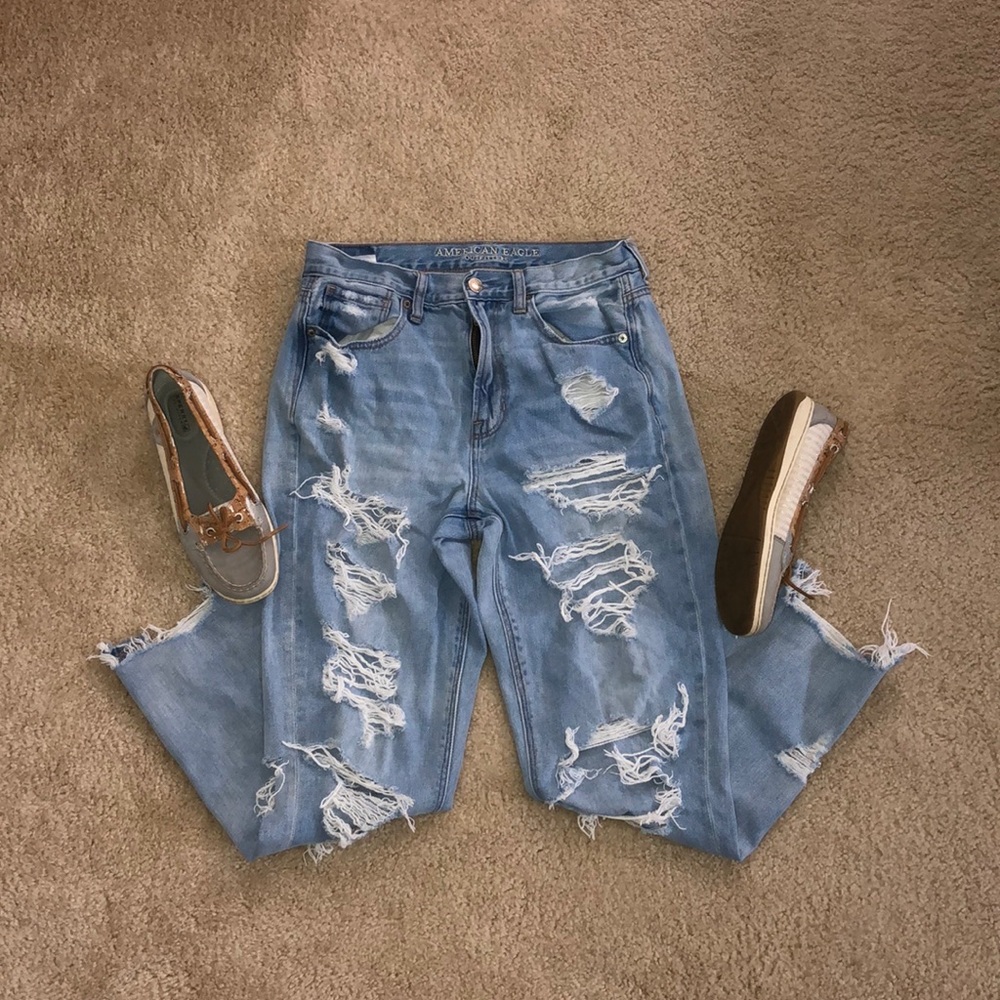 American eagle distressed mom jeans